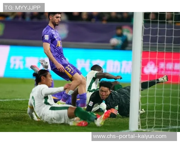 天津泰达迎战广州恒大争夺中超联赛关键三分的精彩对决